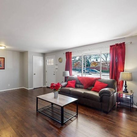 Large Remodeled Home With 5 Bedrooms 4 King Bed Centennial Εξωτερικό φωτογραφία