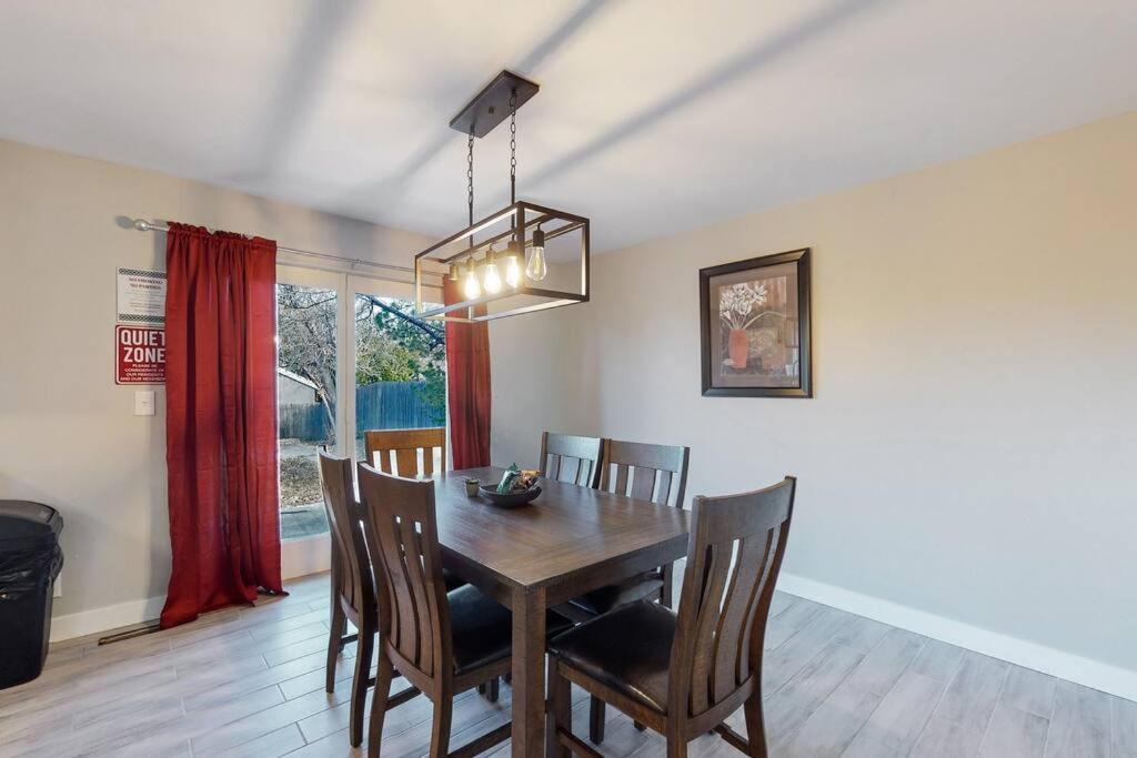 Large Remodeled Home With 5 Bedrooms 4 King Bed Centennial Εξωτερικό φωτογραφία
